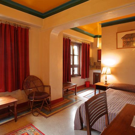 Vajra Hotel Катманду Екстериор снимка