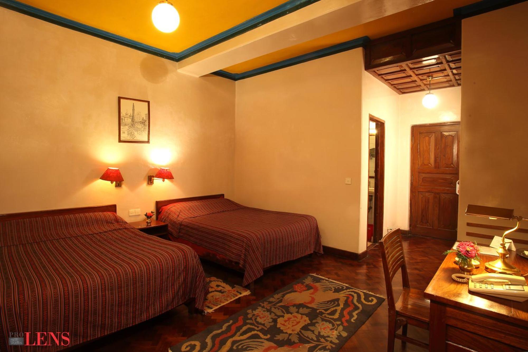 Vajra Hotel Катманду Екстериор снимка